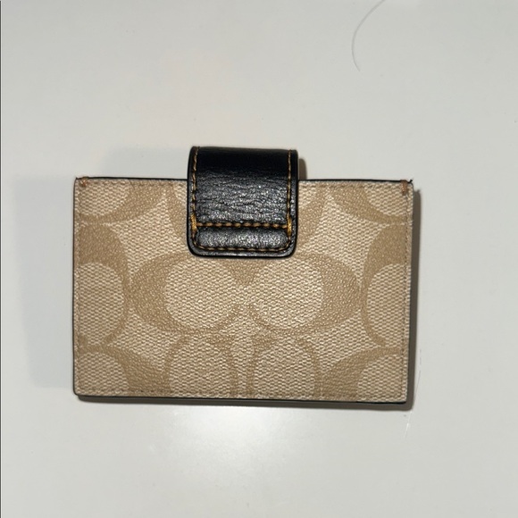 Coach Tan and Black Card Holder brand new - Picture 3 of 3